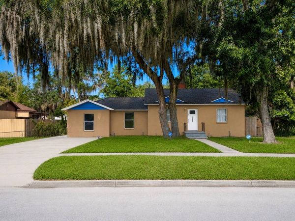109 N OAKLAND STREET , LEESBURG, FL 34748