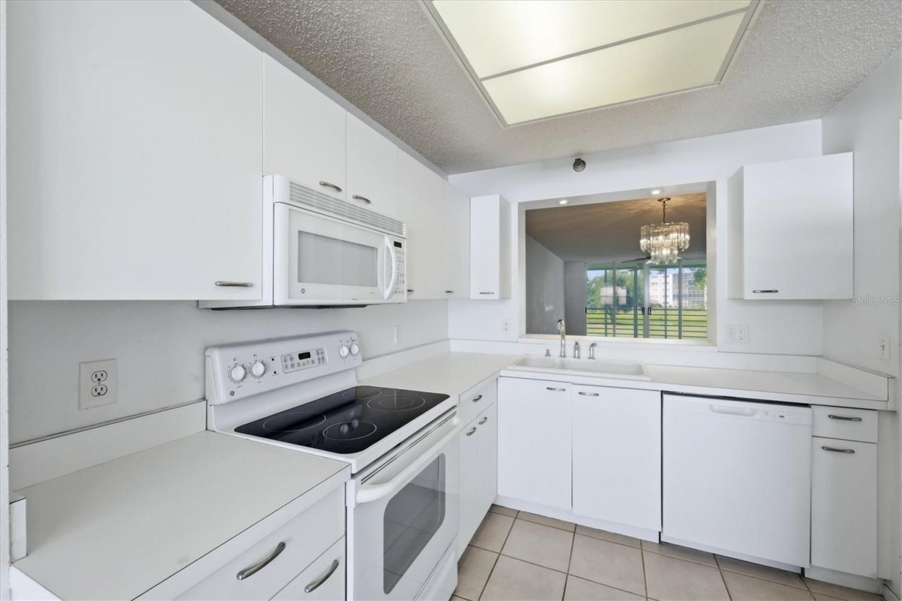 3740 Pinebrook Circle, Unit 207, Bradenton, FL 34209 Photo
