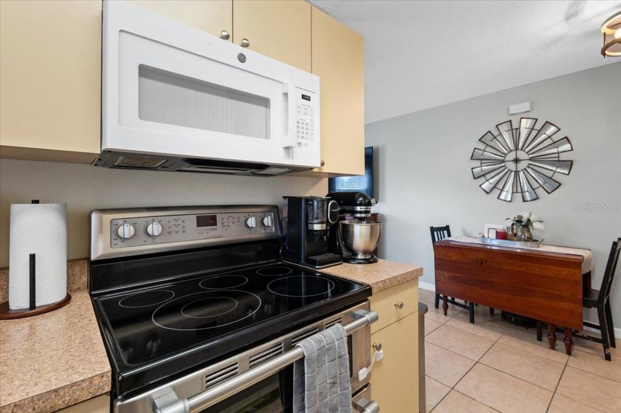 4050 Rockefeller Avenue, Sarasota, FL 34231 Photo