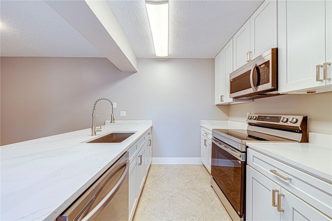 921 Royal Oak Boulevard , Leesburg, FL 34748 Photo