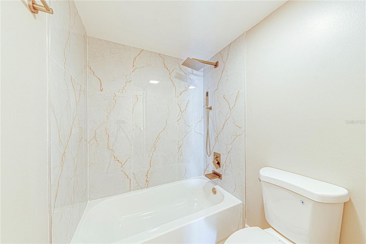 921 Royal Oak Boulevard , Leesburg, FL 34748 Photo