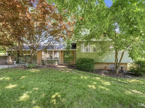 205 Hillcrest Drive, Elsberry, MO 63343