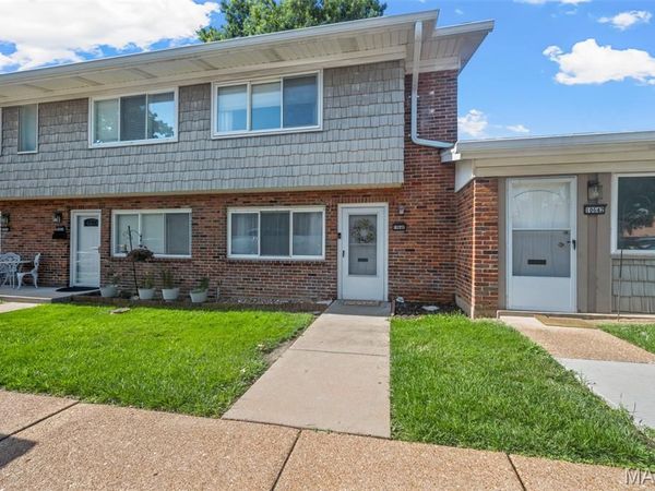 10640 Carroll Wood Way, St Louis, MO 63128
