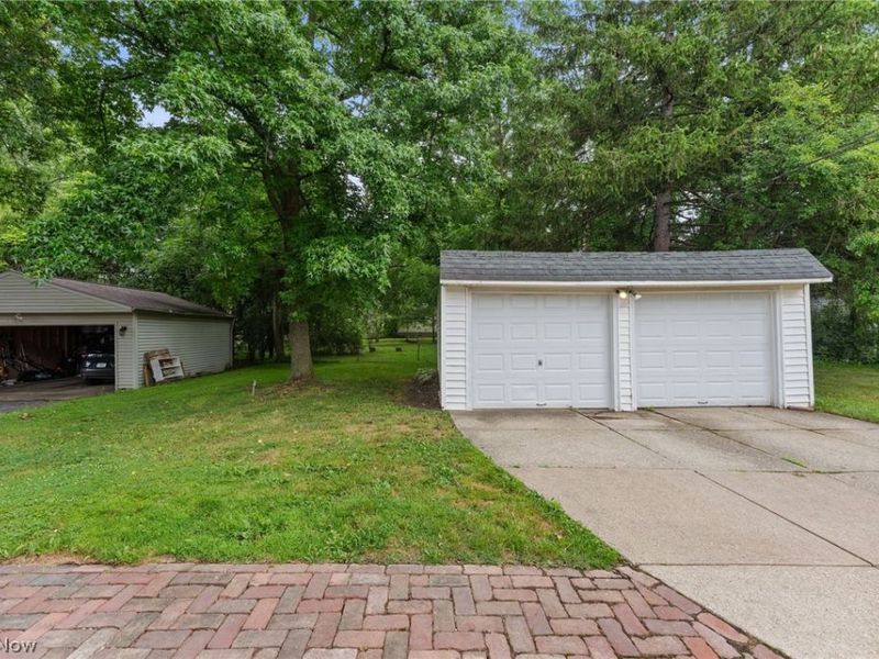 1527 Oakmount Road, South Euclid, OH 44121 Photo 3
