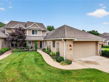 5174 Sea Pines Circle NW, Canton, OH 44718