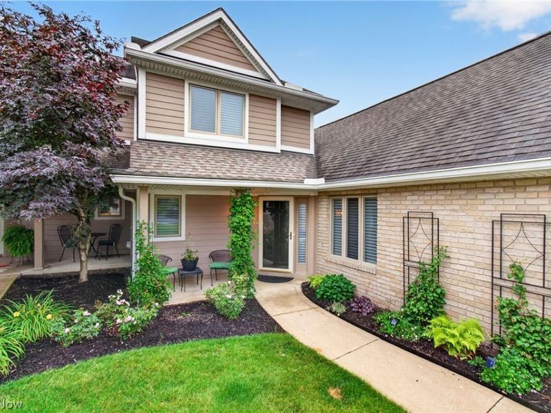 5174 Sea Pines Circle NW, Canton, OH 44718 Photo 3
