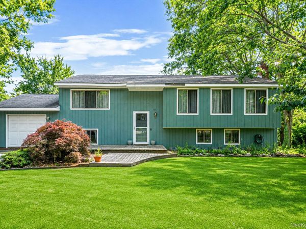 51 Trout Brook Lane , Aquebogue, NY 11931