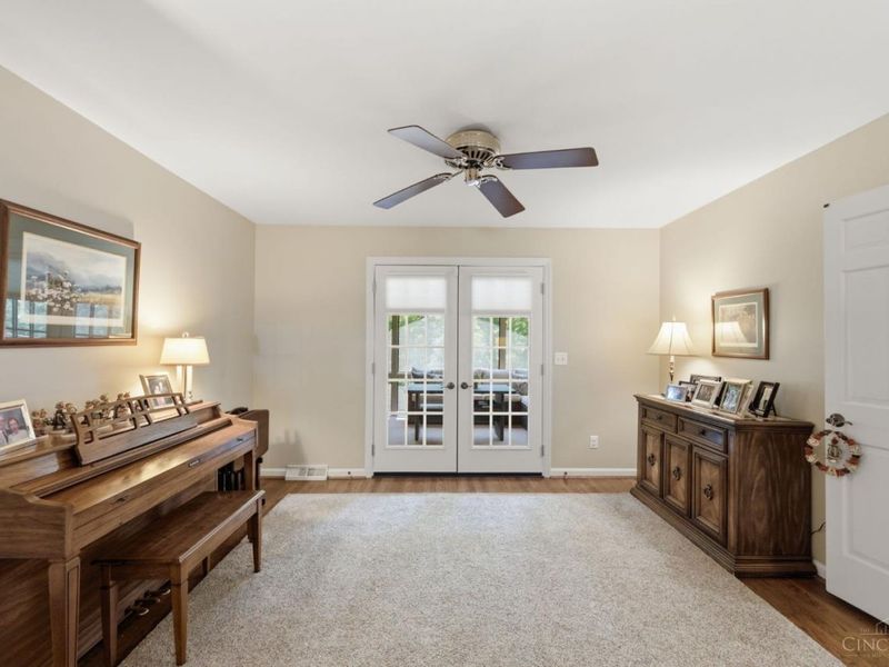 5875 Countryhills Drive, Green Township, OH 45233 Photo 16