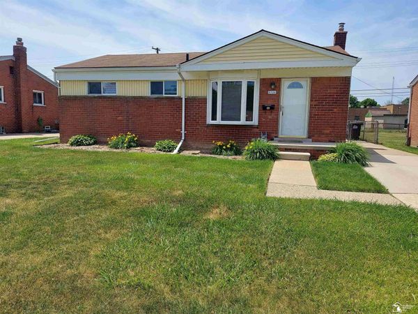 8324 Huron Street, Taylor, MI 48180