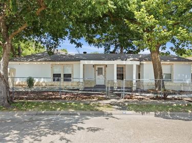 1143 Newport Avenue, Dallas, TX 75224