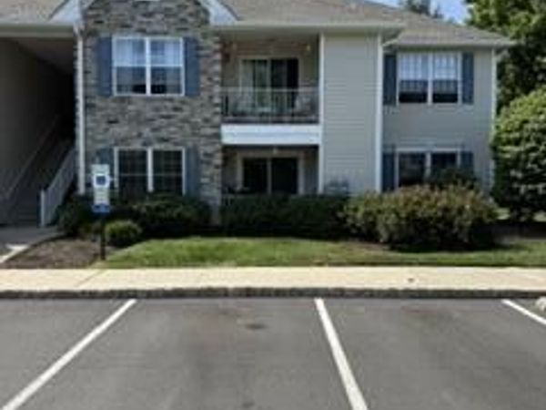 402 Wedgewood Circle, Belford, NJ 07718