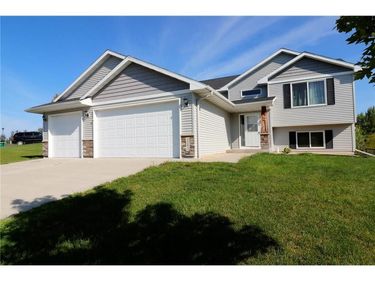 1203 Pondview Avenue NW, Montgomery, MN 56069