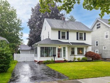 98 Wimbledon Road , Rochester, NY 14617