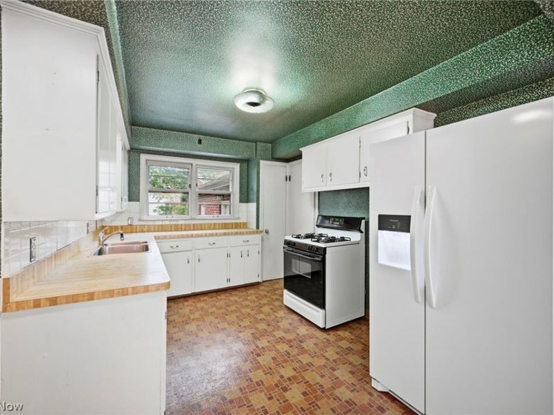 1552 S Belvoir Boulevard, South Euclid, OH 44121 Photo 4