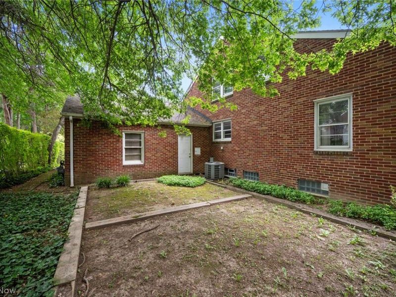 1552 S Belvoir Boulevard, South Euclid, OH 44121 Photo 42