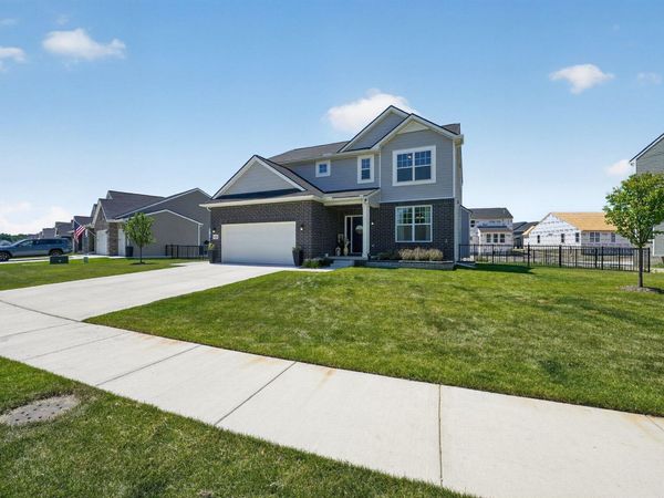 51681 Maple Leaf Drive, Macomb, MI 48042