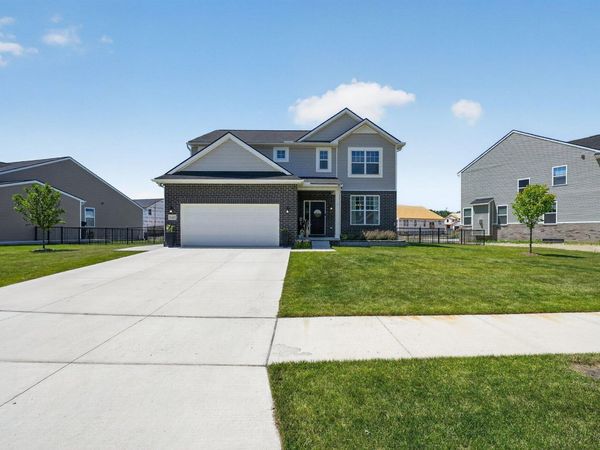 51681 Maple Leaf Drive, Macomb, MI 48042