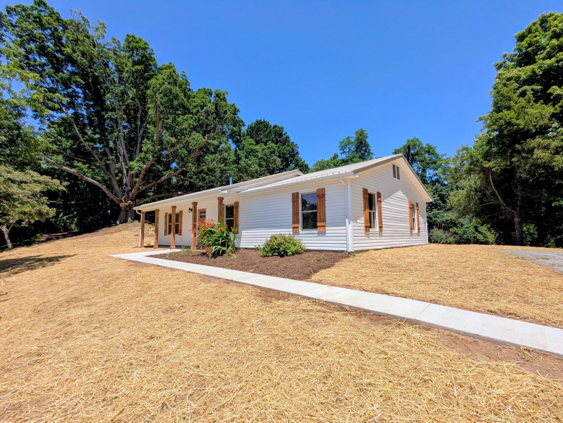 8926 Valley Dr Se, Copper Hill, VA 24079 Main Photo