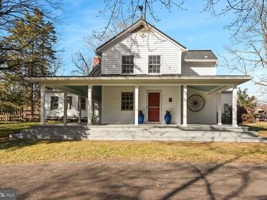 326 WALKER ROAD, GREAT FALLS, VA 22066