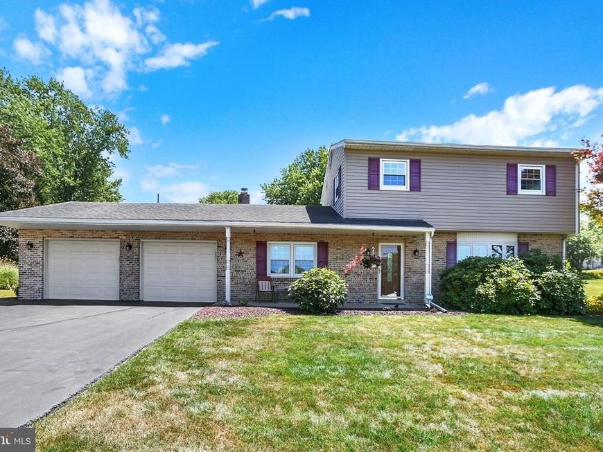 909 Wakefield Avenue, Mechanicsburg, PA 17055 Main Photo