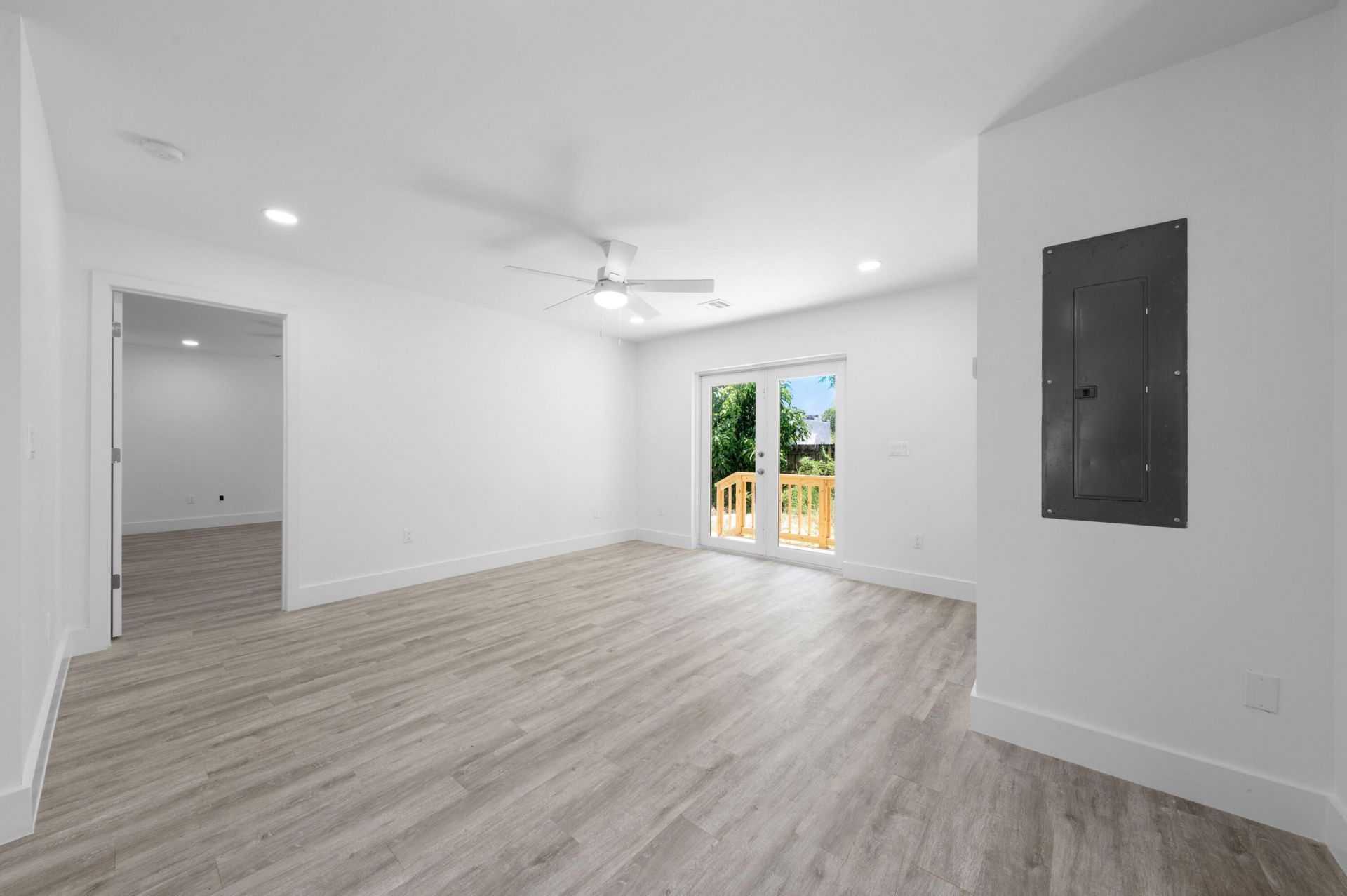 720 Mcintosh Street, West Palm Beach, FL 33405 Photo