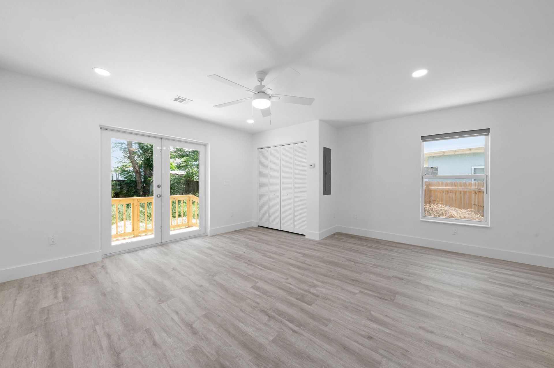 720 Mcintosh Street, West Palm Beach, FL 33405 Photo