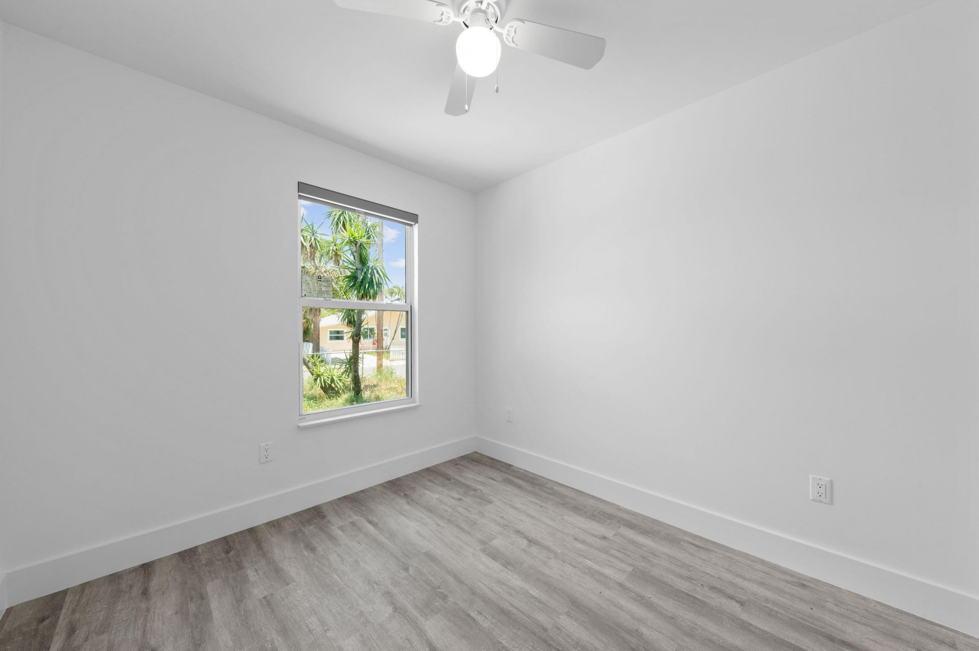 720 Mcintosh Street, West Palm Beach, FL 33405 Photo