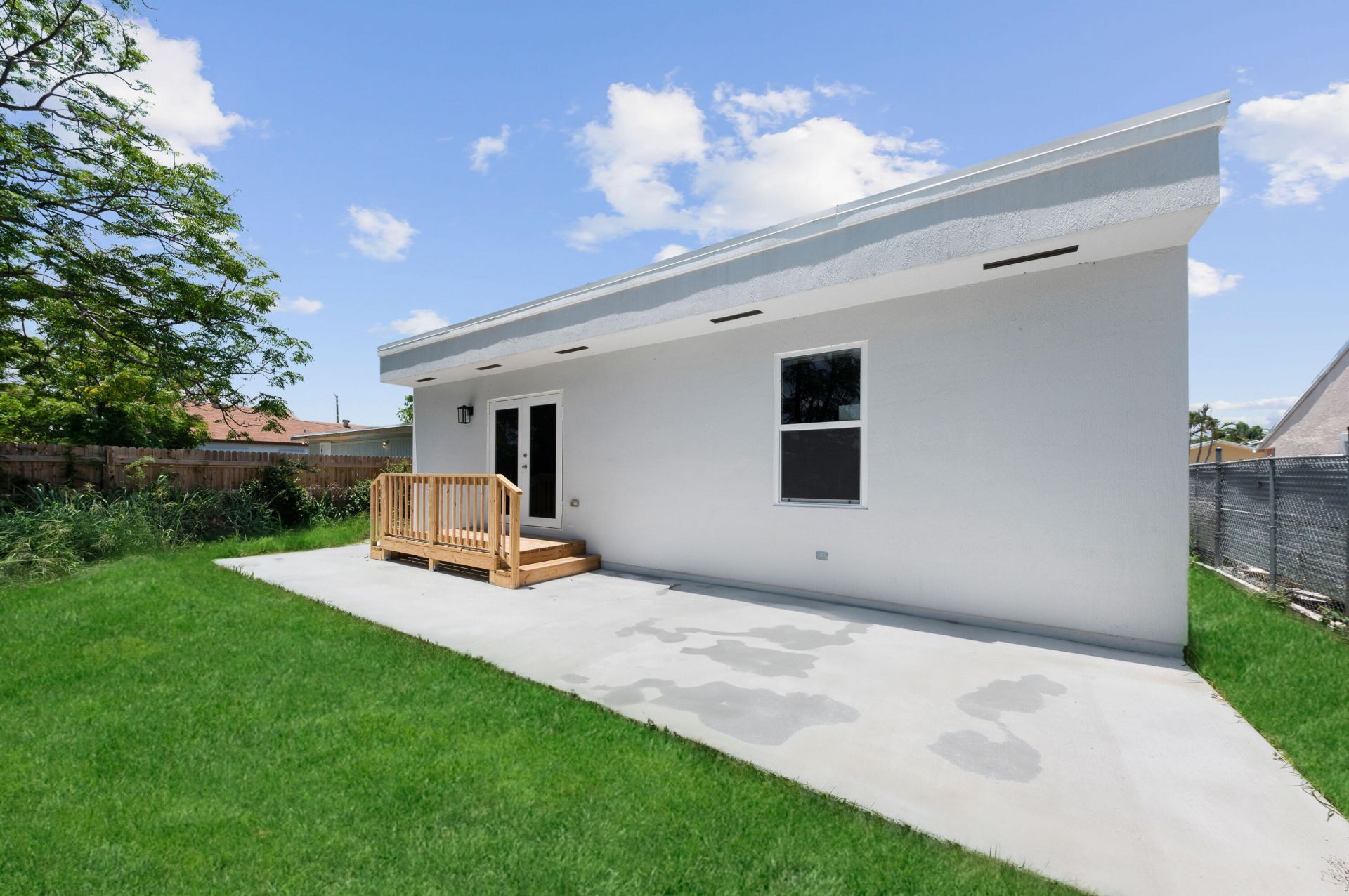 720 Mcintosh Street, West Palm Beach, FL 33405 Photo