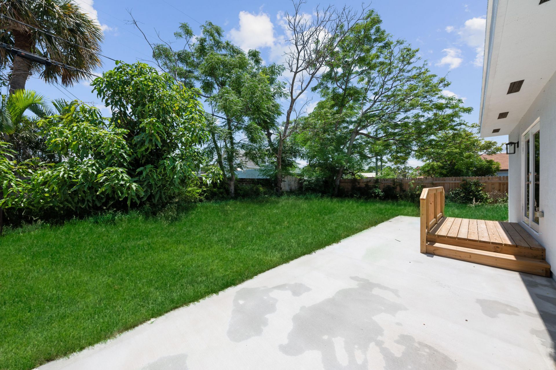 720 Mcintosh Street, West Palm Beach, FL 33405 Photo