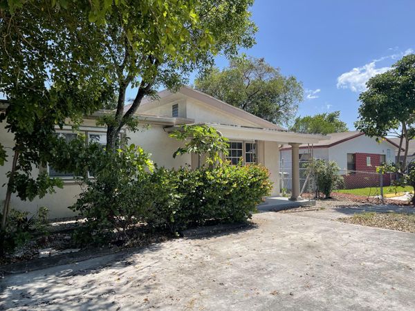 216 NW 12th, Unit 1, Pompano Beach, FL 33060