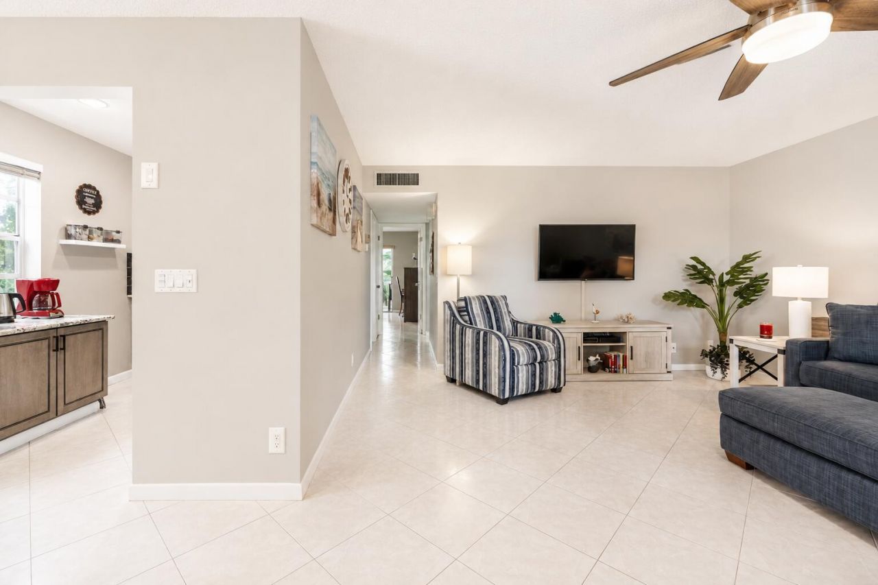 184 Piedmont D, Unit D, Delray Beach, FL 33484 Photo