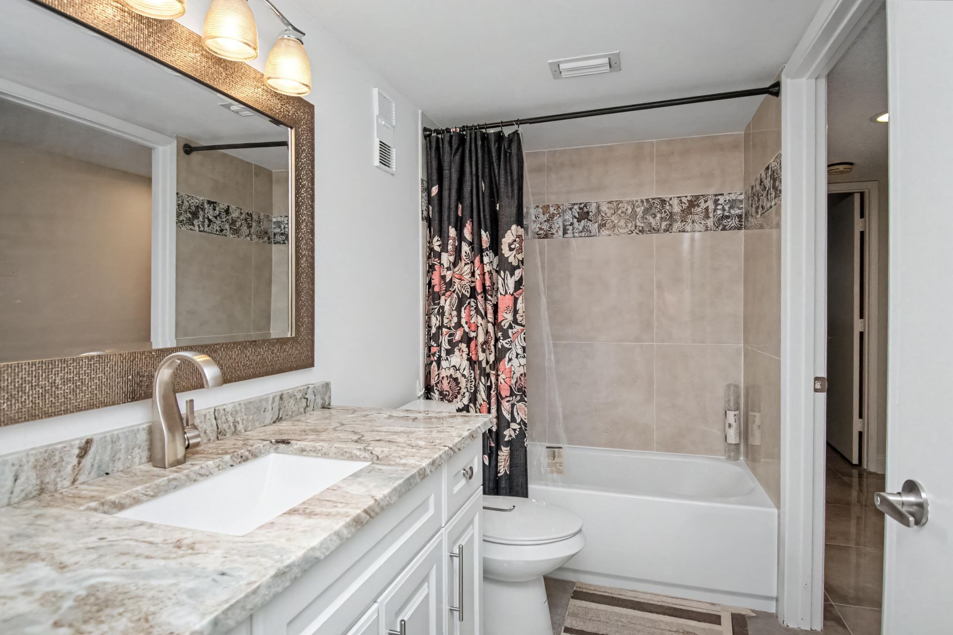 7351 Kinghurst Drive, Unit 301, Delray Beach, FL 33446 Photo