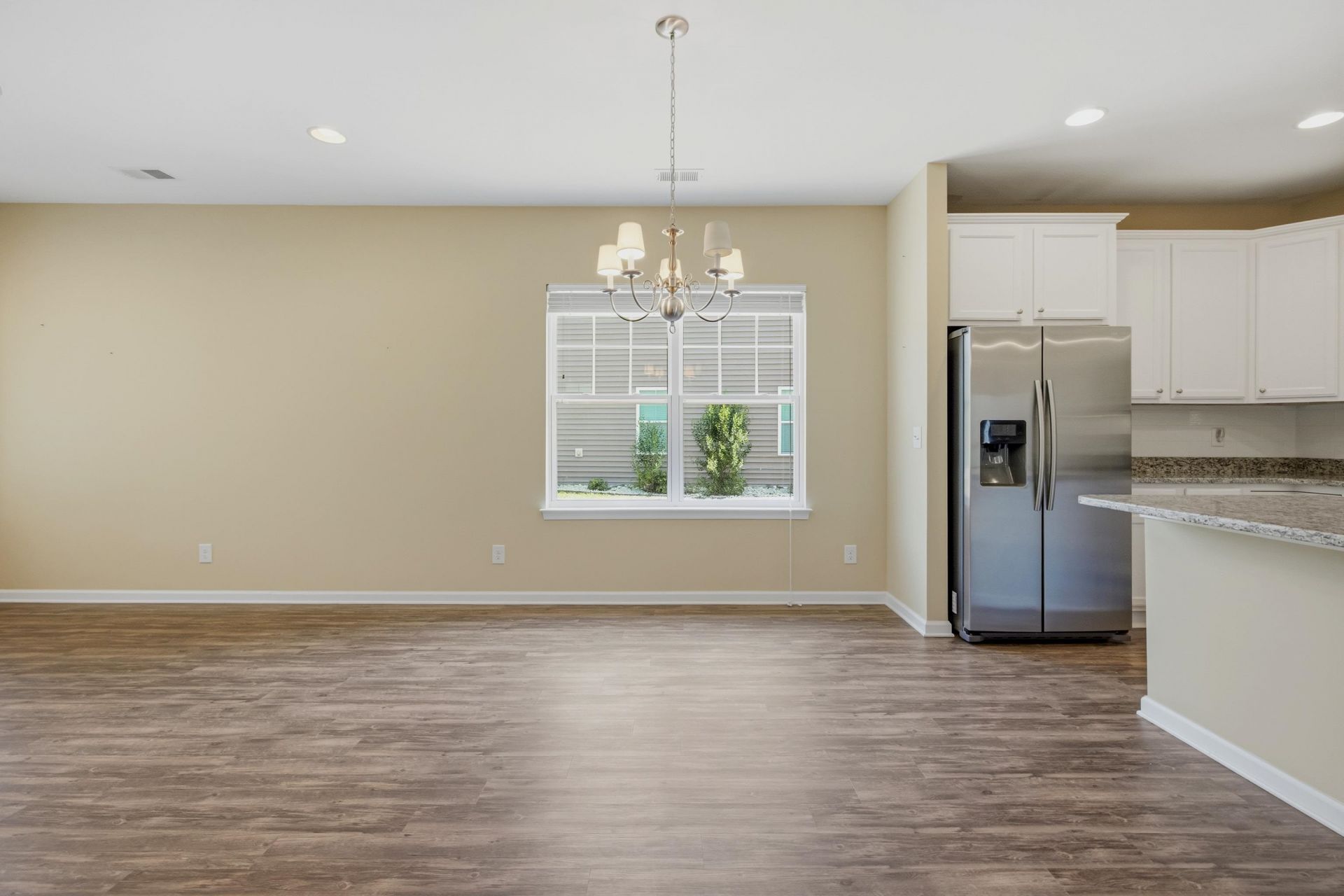 909 Cypress Way Photo 14