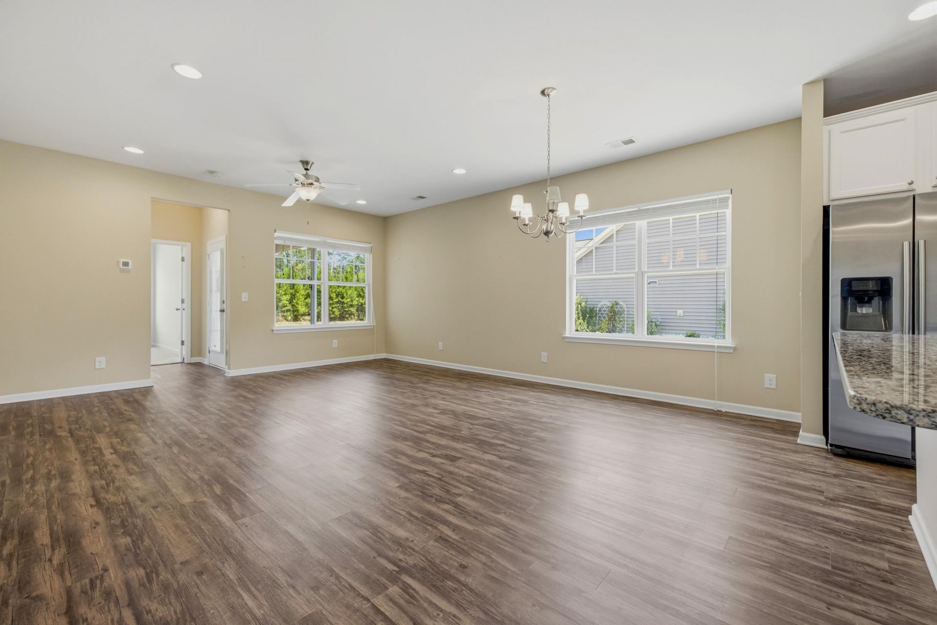 909 Cypress Way Photo 15
