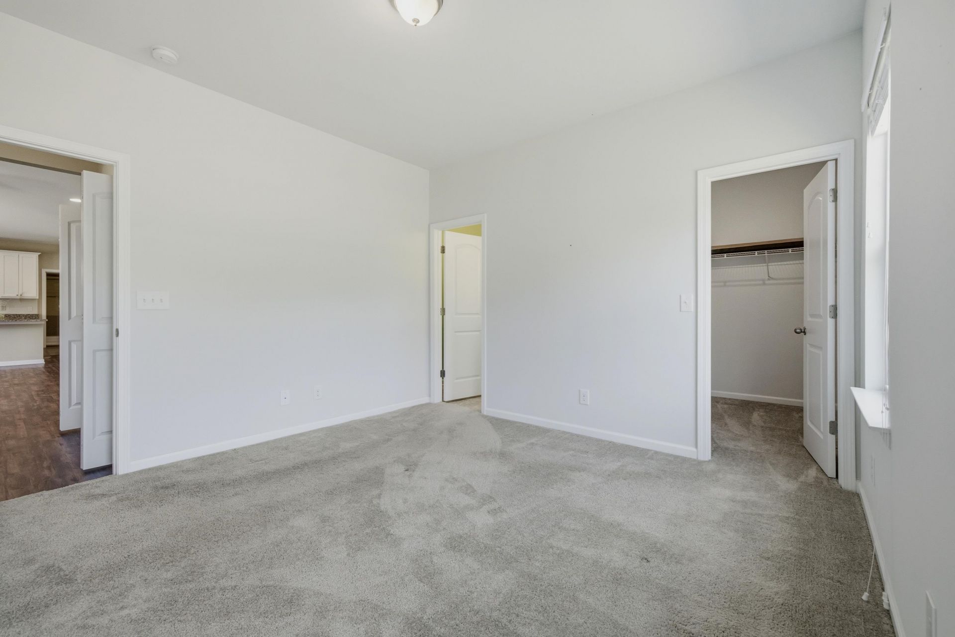 909 Cypress Way Photo 22