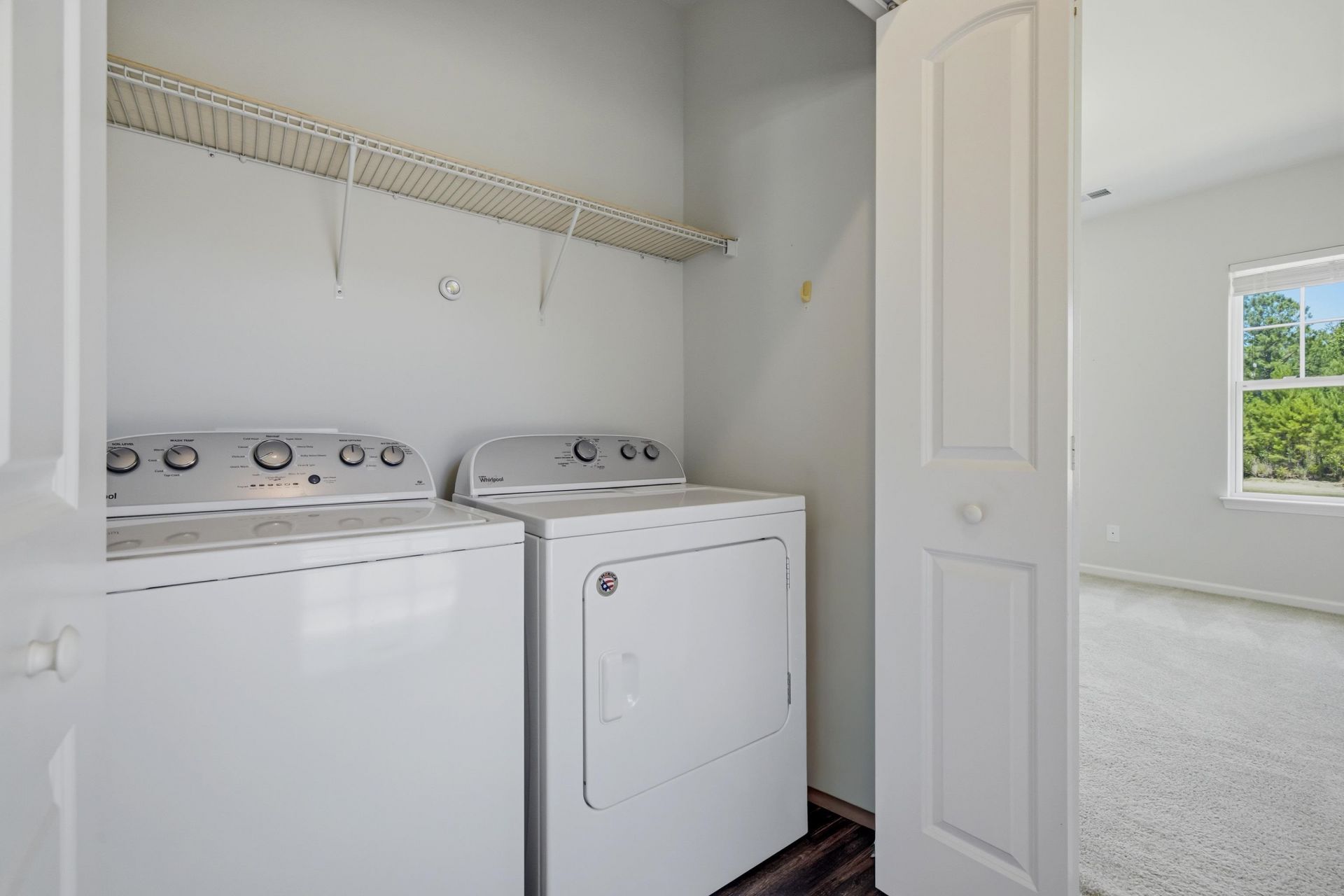 909 Cypress Way Photo 28