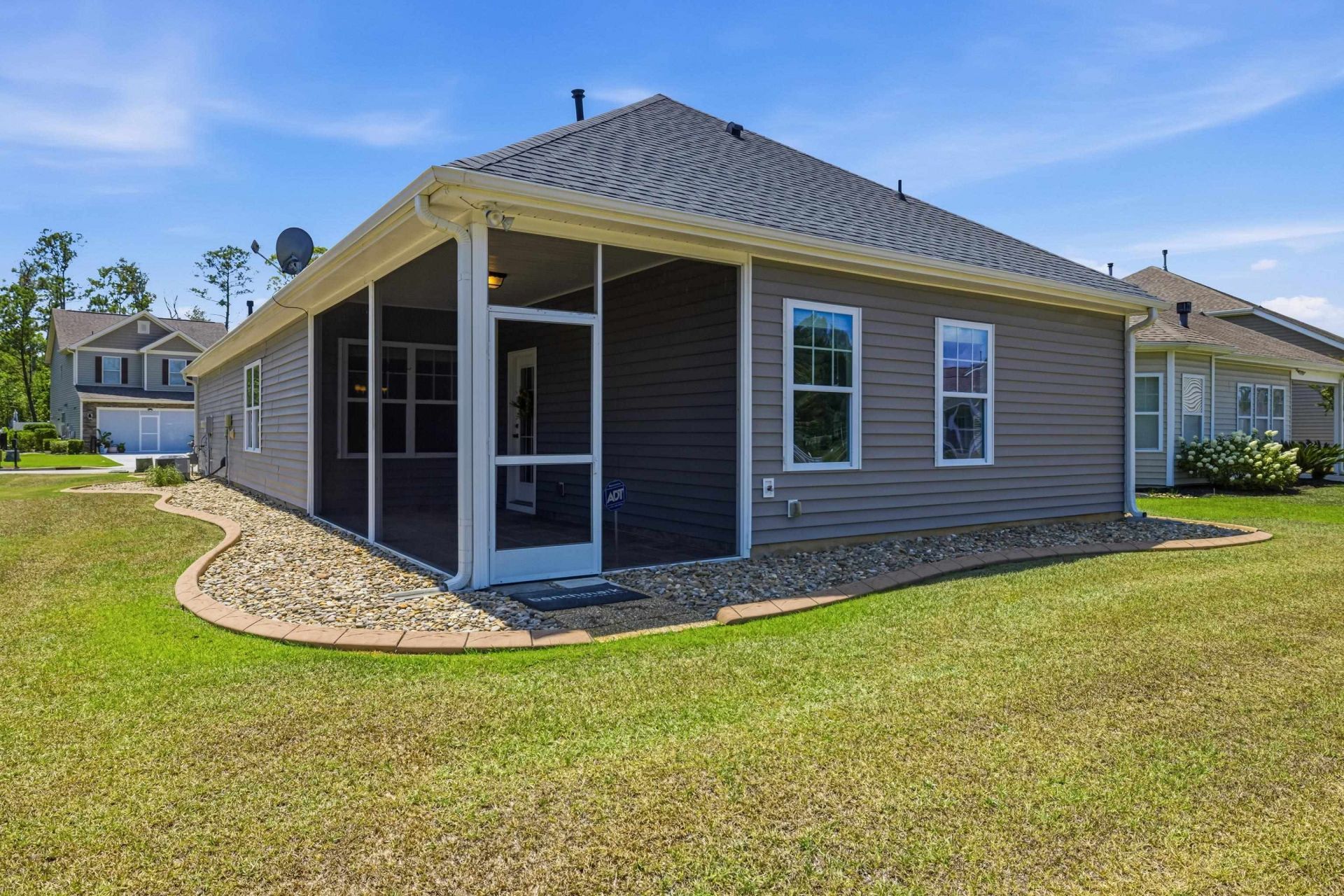 909 Cypress Way Photo 35