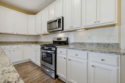 909 Cypress Way photo 4