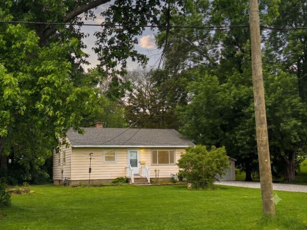 111 Meadow Avenue , Woodstock, IL 60098