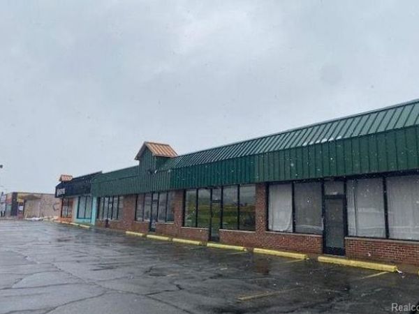 3102 S DORT, Flint, MI 48507
