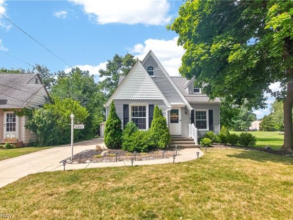 16305 Munn Road , Cleveland, OH 44111