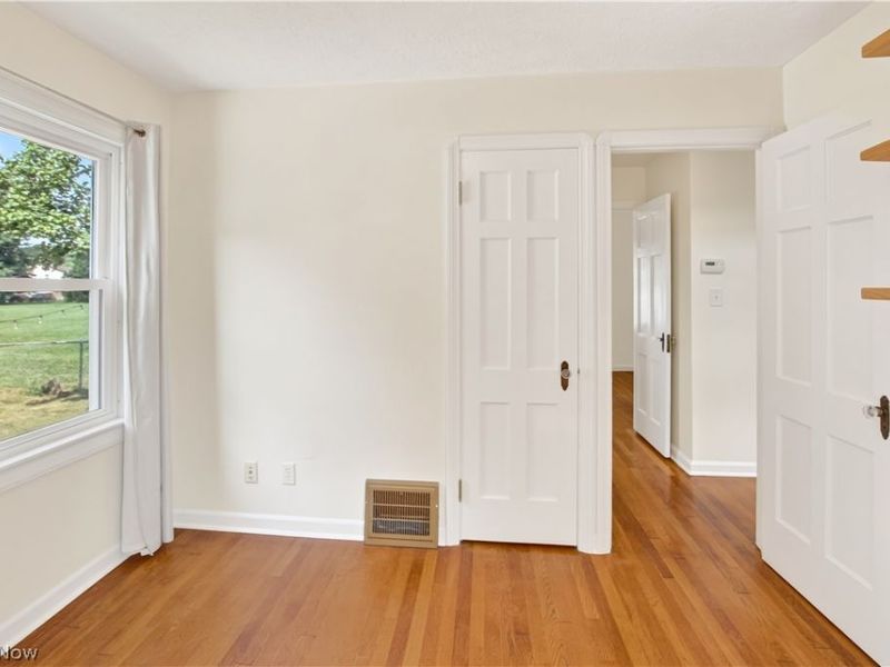 16305 Munn Road, Cleveland, OH 44111 Photo 18