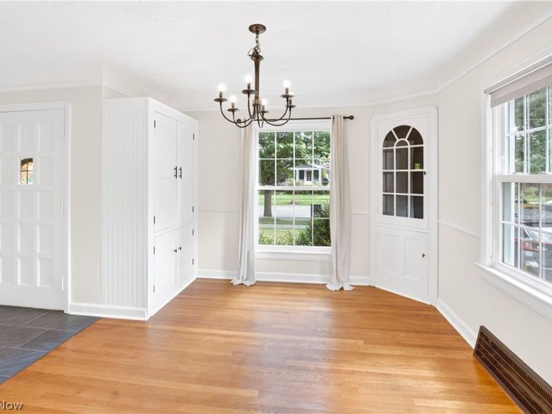 16305 Munn Road, Cleveland, OH 44111 Photo 3