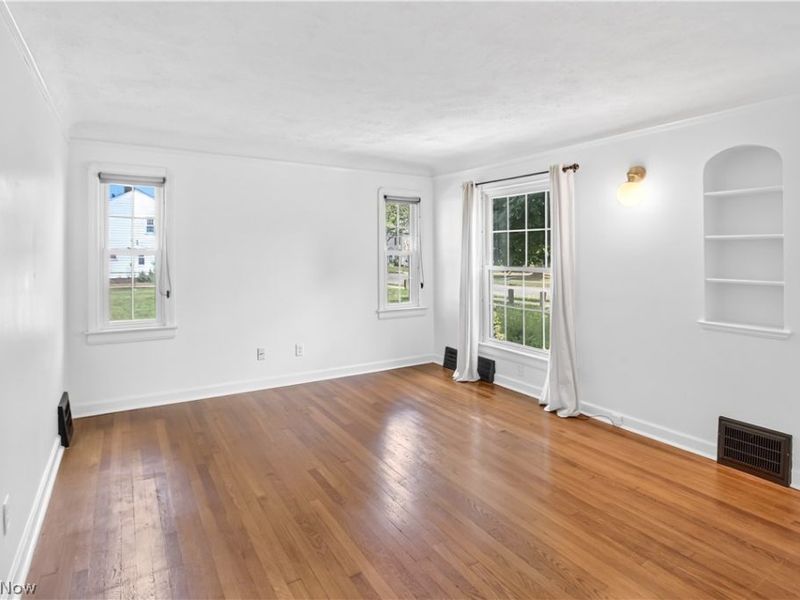 16305 Munn Road, Cleveland, OH 44111 Photo 7