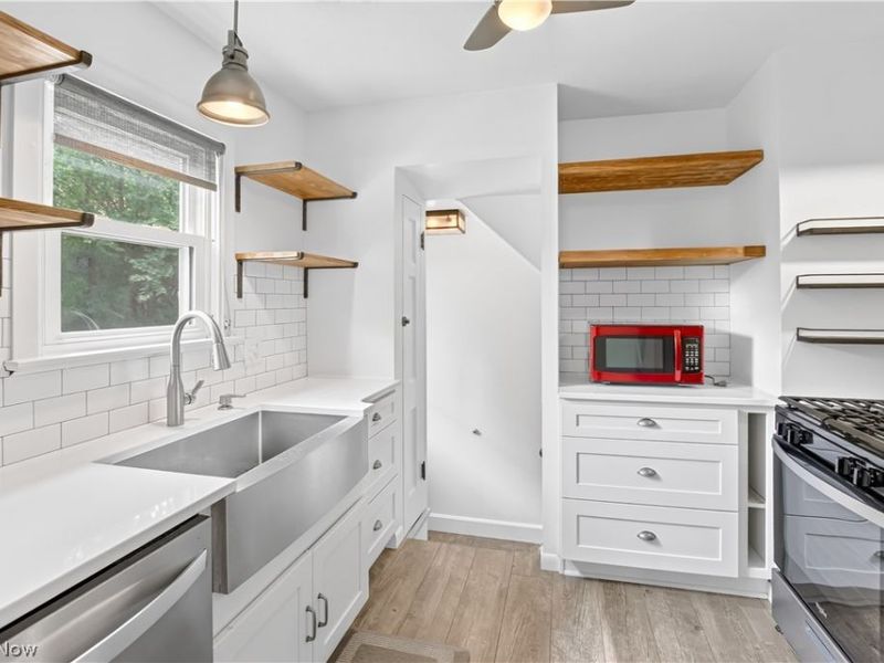 16305 Munn Road, Cleveland, OH 44111 Photo 9