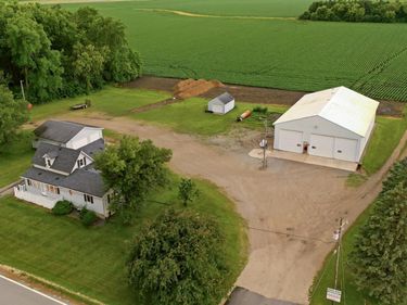 62561 120th Avenue, Claremont, MN 55924