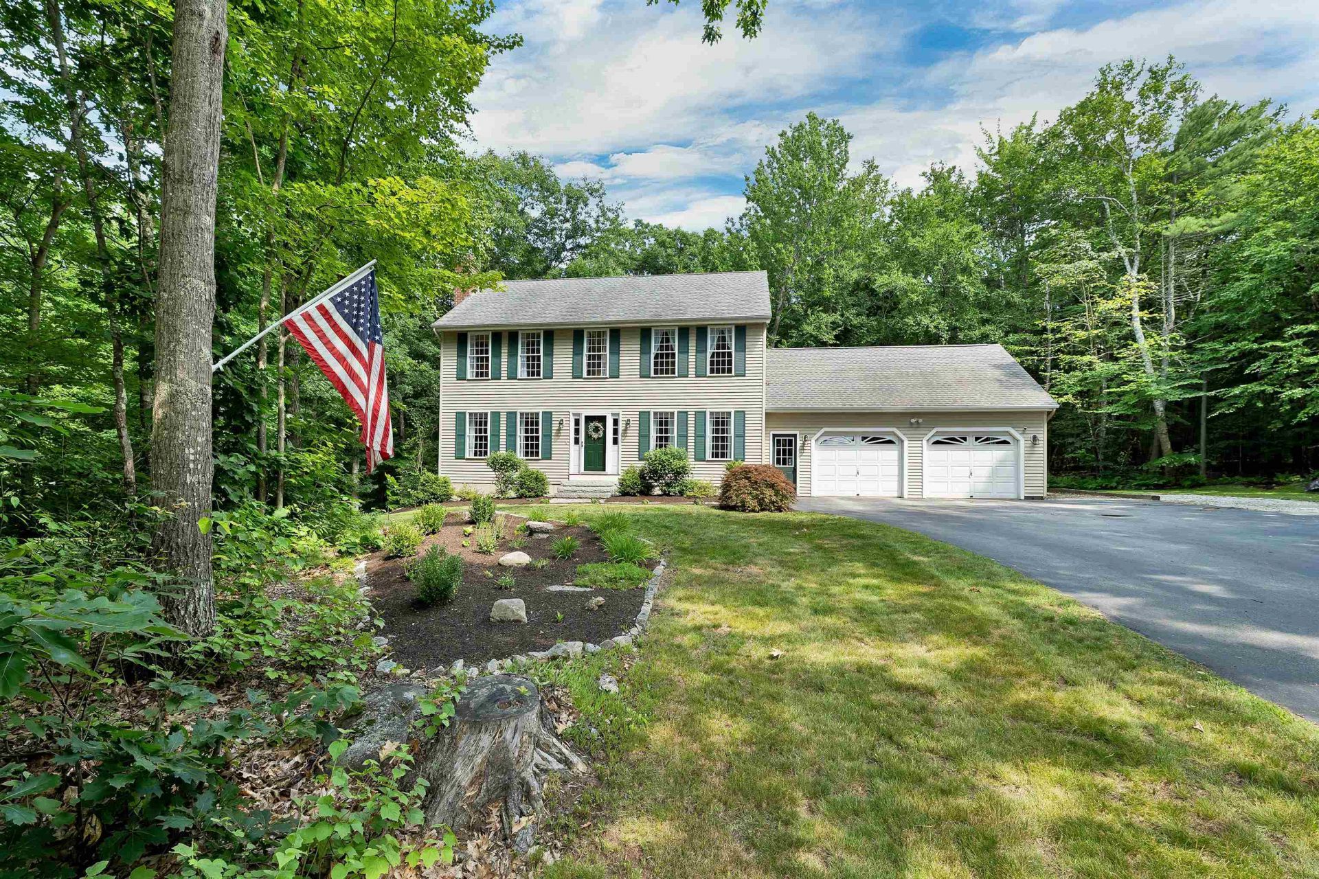 2 Hampshire Hills Drive, Bow, NH 03304 Main Photo