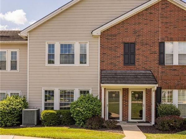 11603 Tomahawk Creek Parkway, Unit G, Leawood, KS 66211