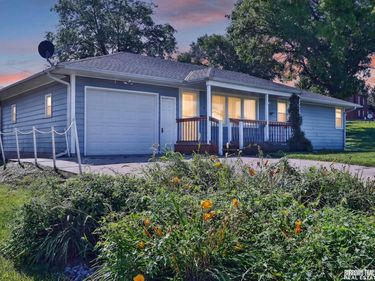 332 9th Street, Adams, NE 68301