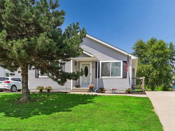 304 W 18th Place, Indianola, IA 50125